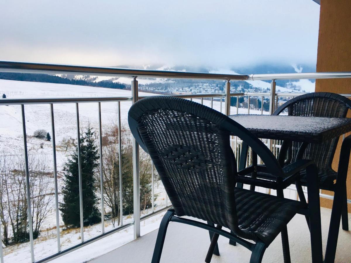 Apartmány Na Výhledech Loučná pod Klínovcem Esterno foto